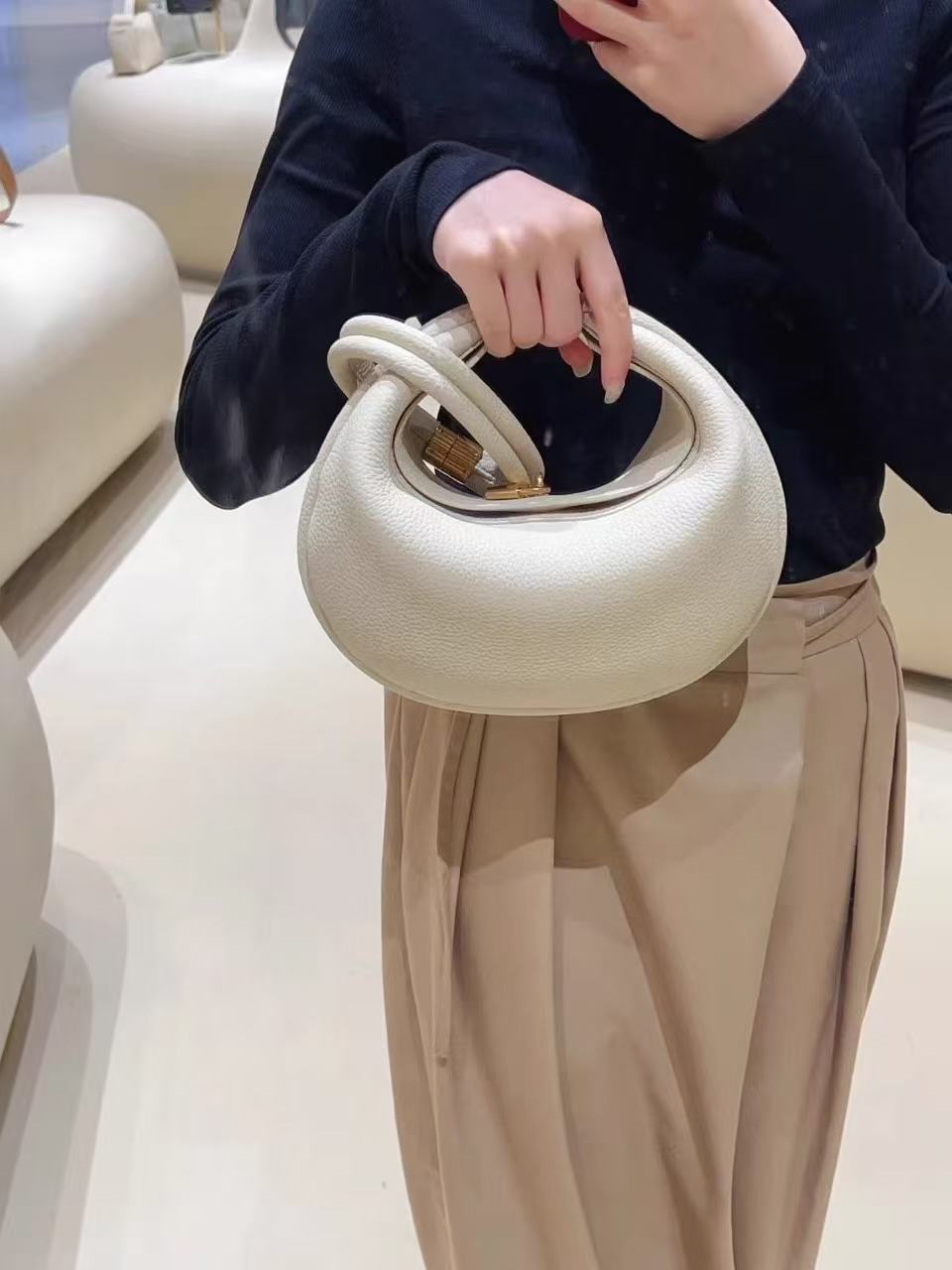 White Dumpling-Style Handbag