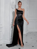 Freya Black Slim-Fit Evening Gown
