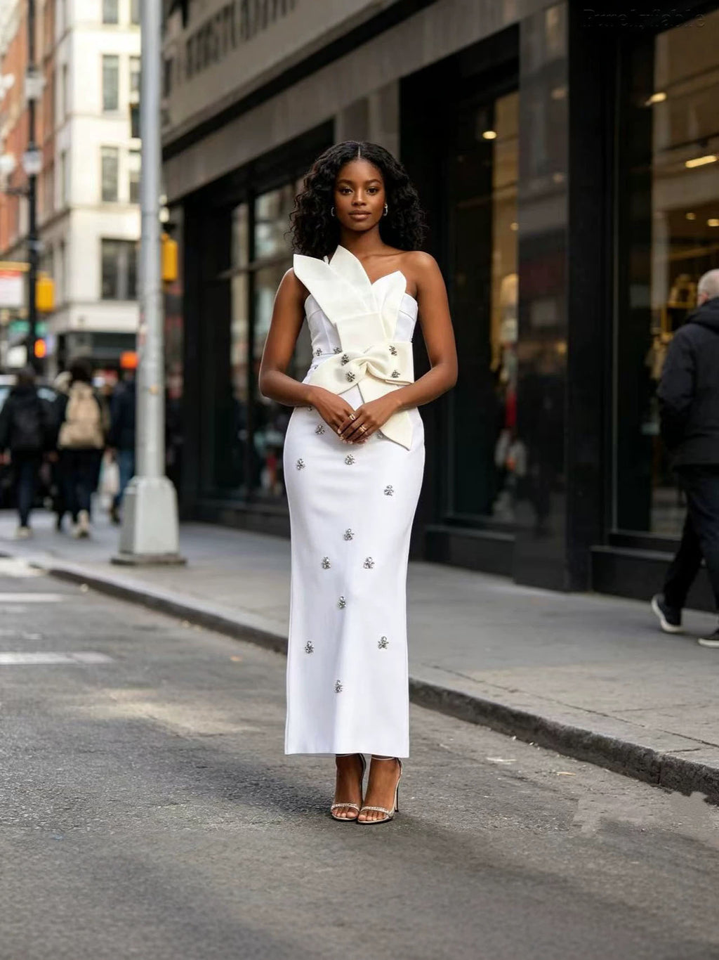 Celeste White Form-Fitting Skirt