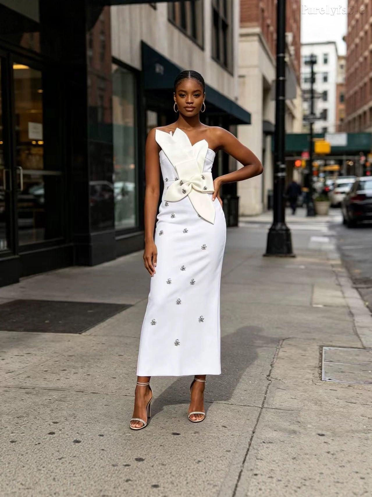 Celeste White Form-Fitting Skirt