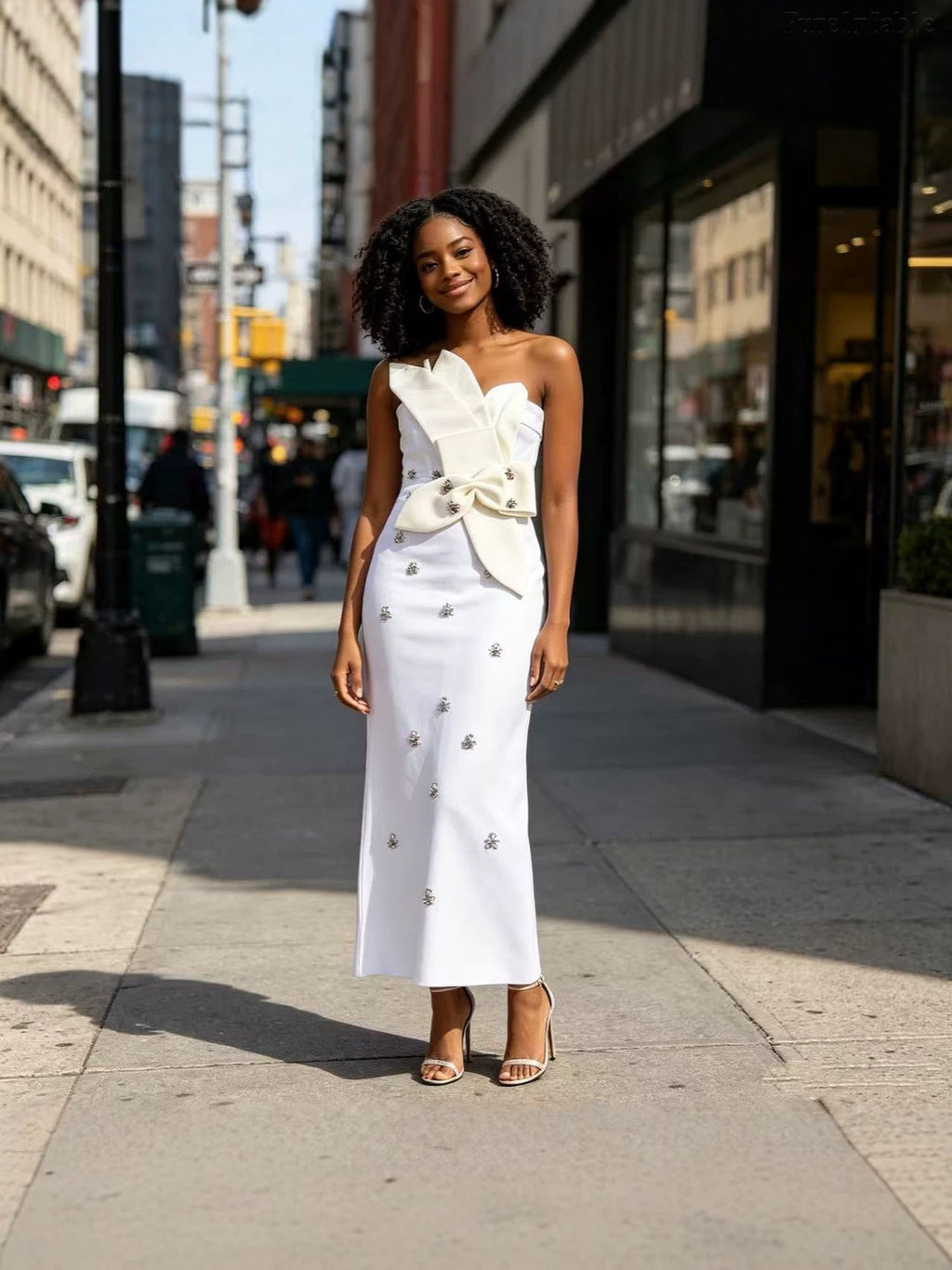 Celeste White Form-Fitting Skirt