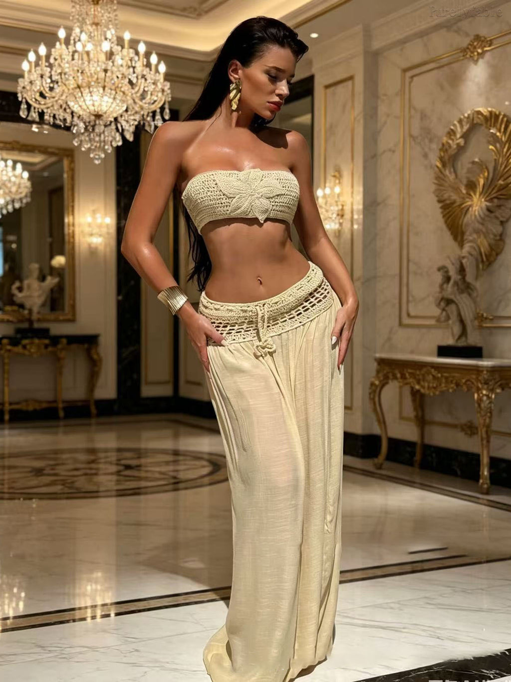 Harper's peach-colored beach-style strapless dress