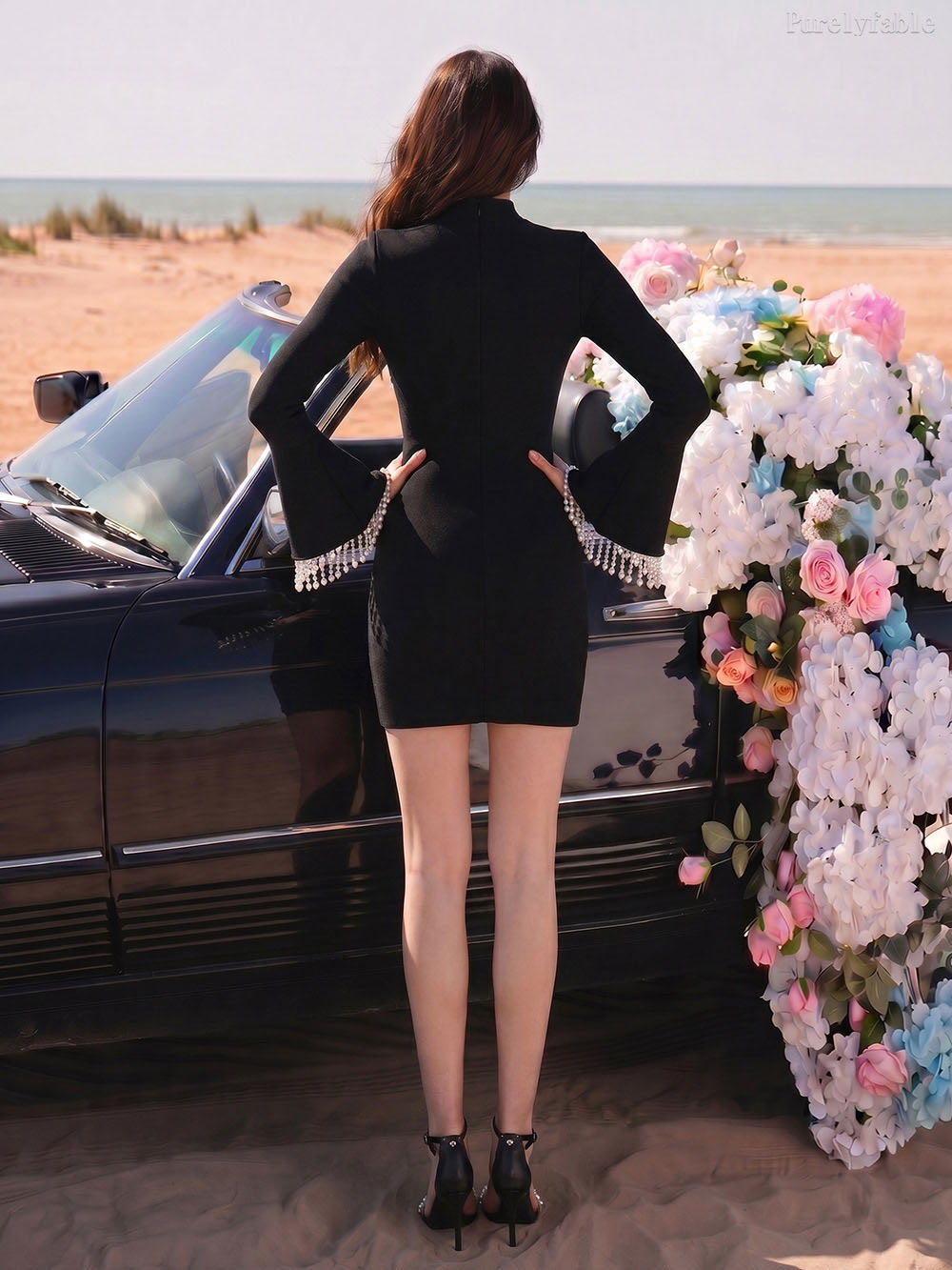 Eloise Black V-Neck Long-Sleeve Mini Dress