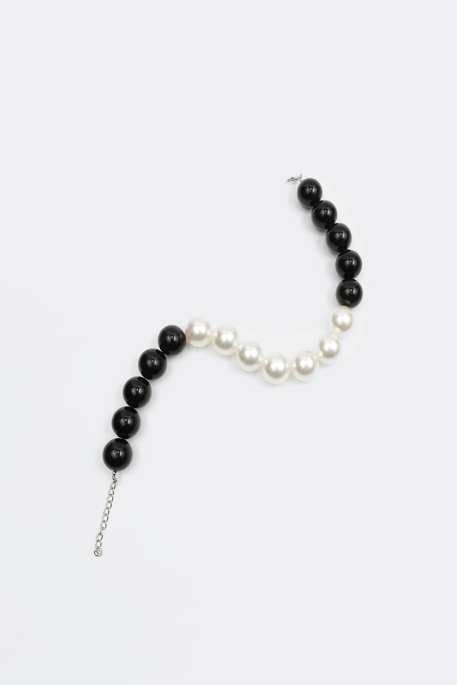 Faux Pearl Black & White Choker